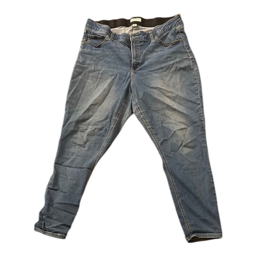 Ava‎ & Viv Blue Skinny Jeans with a Casual Lived-in Look 18W